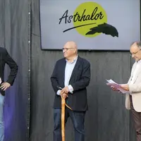 La passation de pouvoir entre l'ancien et le nouveau directeur
