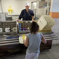 enfant cantine scolaire