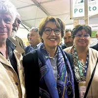 Annie Genevard, ministre de l'agriculture, s'est rendue au Sommet de l'élevage jeudi, et a pu échanger avec Christine Valentin, présidente de la chamb
