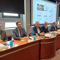 Après la session, les élus de la Chambre d'agriculture AuRa ont visité l'exposition "A travers Champs" du Musée Crozatier, un événement organisé dans