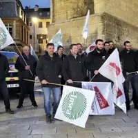 La FDSEA et les JA de Lozère manifestent devant la préfecture