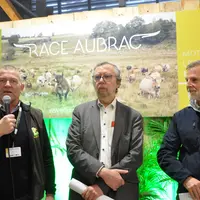 De gauche à droite : Yves Chassany, président de l'OS Aubra, Dominique Chabanet, inspecteur général et Olivier Guiard, directeur du parc naturel régio