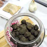 Les truffes mises en vente lors de la Fête de la truffe