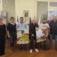 JA et élus de la mairie du Puy-en-Velay ont présenté la Ferme s'invite en ville le 21 mars dernier.