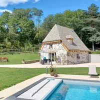 Gîte avec piscine, dans le Cantal