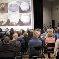Une centaine de personnes se sont réunies à Chanac pour écouter la conférence