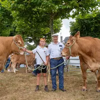 Jeannot et Paul, le plus ancien et le plus jeune des éleveurs au comice de Juillac