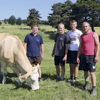 Paul et Rémi Bessières, ainsi que leurs jeunes frères