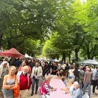 Les allées du Jardin Henri Vinay au Puy étaient bondées.