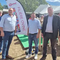 Brice Guyau entre Cédric Tranquard et Daniel Couderc, président et vice-président de la FNSEA Nouvelle-Aquitaine