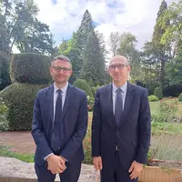 De gauche à droite : le directeur de Cabinet, Benoit De Lagarde et le Préfet Yvan Cordier.