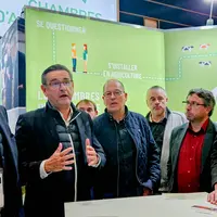 Marc Delage du groupe Carrefour, Daniel Chevreul, directeur général de Terralacta, Jacques Cornelissen, président de Coopal, Laurent Bascoulergue, vic