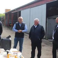 Jérémy Poncet, responsable du groupe lait chez JA Loire ; Patrick Bénézit, président de la FNB ; Jean-Luc Perrin, président de la FDSEA de la Loire ;