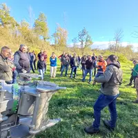 Le grappin coupeur scie était en démonstration le 7 novembre à Léotoing.