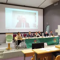Le sénateur de la Haute-Loire Laurent Duplomb a défendu par viso-conférence sa loi toujours en attente d'application.