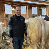 Éleveur à Saint-Prix dans l’Allier, Sylvain Frobert apprécie ce nouveau concept de vente.
