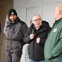 Sur l’exploitation du Gaec du Puy Giroux à Romagnat, Patrick Bénézit, président de la FNB (au centre) a ouvert le congrès de la FNB qui se déroule cet