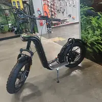 Une trottinette tout-terrain pour le travail et pour le loisir.