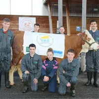 Les sept élèves du lycée agricole de Saint-Chély-d'Apcher en pleine préparation du TIEA