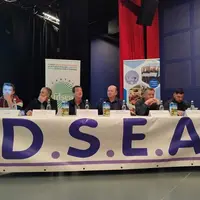 De gauche à droite : Pierre Prallon, JA 43, Lionel Guy, président de la section lait de la FDSEA 43, Éric Richard, administrateur de la FNPL et vice-p