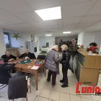 Un groupe de personne en train de discuter