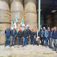 Le 18 mai, la FDSEA et les JA ont réuni la presse sur les terres du Gaec des Cabarets.