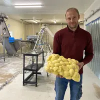Le producteur Nicolas Vanstraceele dans son laboratoire