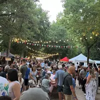 La foule au rendez-vous de ce marché nocturne qui monte chaque année en puissance.