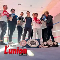 Un groupe de femmes avec des gants de boxe.