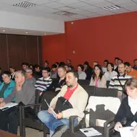 Les participants ont convenu de l'importance des travaux en cours.