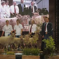 Hervé Garnier et ses animaux qui ont remporté le prix d'ensemble