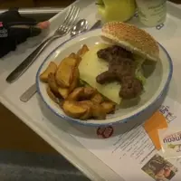 Le burger d'agneau local a séduit les jeunes Alsaciens.