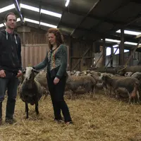Emilie et Nicolas Michaud se sentent avant tout producteurs de lait, et sont fiers de faire partie d'une filière. © A. Villette