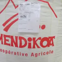 La coopérative Mendikoa vient d’adopter pour ses aliments de la gamme ovine le logo « x % produit sur la zone AOP », afin de tracer les matières premi