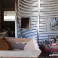Si les stocks en céréales sont insuffisants, en acheter et ne pas changer la nature des rations reste la solution la plus économique. © Ciirpo