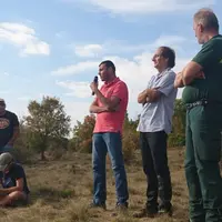 Militaires, forestiers et agriculteurs se sont succédé pour présenter l’activité pastorale sur le plus grand camp militaire d’Europe. © AFP