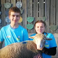 Chloé Daumas (1re année en BTSA) et Aubin Allègre (1re CGEA), tous deux en formation au Legta de Carmejane (04) et sacrés meilleurs jeunes bergers 201