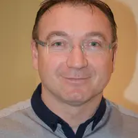 Éleveur de moutons et de volailles, Alexandre Sintes s’apprête à passer neufs jours intenses sur le salon pour tenir son stand de vente directe et ven