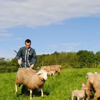 Au-delà de la communication efficace sur l’agneau pascal français, on a beaucoup parlé autour de Pâques du métier d’éleveur. Peut-être de quoi donner