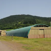 La  longueur du tunnel joue un rôle décisif dans le choix de la ventilation. Pour les bâtiments de moins de 25 m de long, la pose d’un filet brise ven