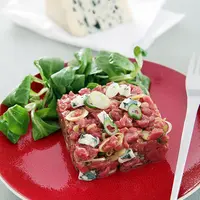 Tartare de bœuf, roquefort et oignons © E. Gentils/Roquefort