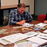 Même si la finalité première n'est pas le divertissement, les jeux sérieux n'excluent pas la bonne humeur ! © Aeole