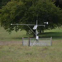 L'albédomètre installé au Ciirpo va aider la recherche à mieux comprendre le rôle des prairies dans l'atténuation du changement climatique.  © D. Hard