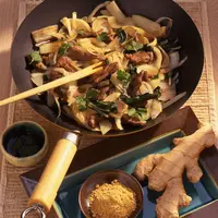 Wok de petits légumes parfumés, agneau & gingembre © L. Rouvrais/Interbev