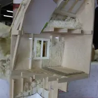 La laine est un excellent isolant thermique et acoustique utilisé en construction.