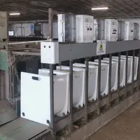 Les portillons automatiques permettent de contrôler individuellement l'alimentation des brebis regroupées en lots.
