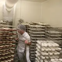La gamme de produits de la fromagerie de Hyelzas compte une vingtaine de références, auxquels viennent s'ajouter cinq formats en bio.