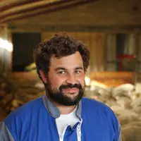Damien Fraysse, 33 ans, se félicite de l'orientation prise par le Gaec. L'atelier laitier permettra à la sœur de celui-ci de s'installer en 2023.