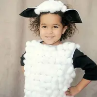 Un costume de mouton fait maison, simple à réaliser pour le carnaval.