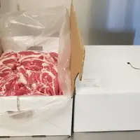 Il faut compter 10 minutes pour faire un colis d'agneau voire 30 minutes si une mise sous-vide est demandée.